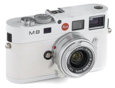 Leica M8 'The White Edition' 10708 body mit ELMARIT-M 28/2.8 ASPH one of 275