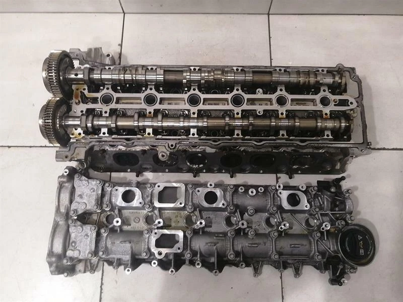 MERCEDES S-class W222 Cylinder Head A2560102104 ZYLINDERKOPF M256 