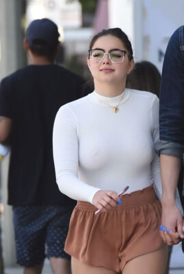 Ariel Winter Hot Short 8x10 Picture Celebrity Print eBay