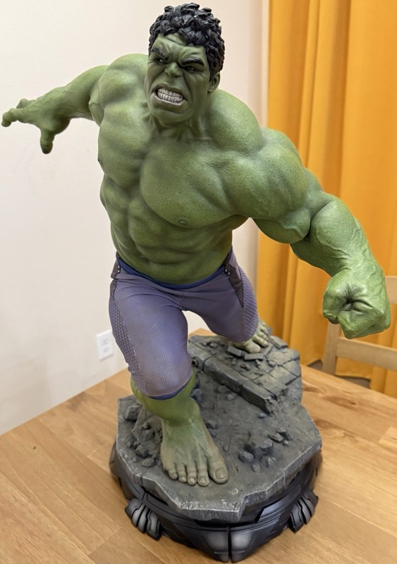 Sideshow Collectibles Incredible Hulk Avengers Age of Ultron Maquette Statue