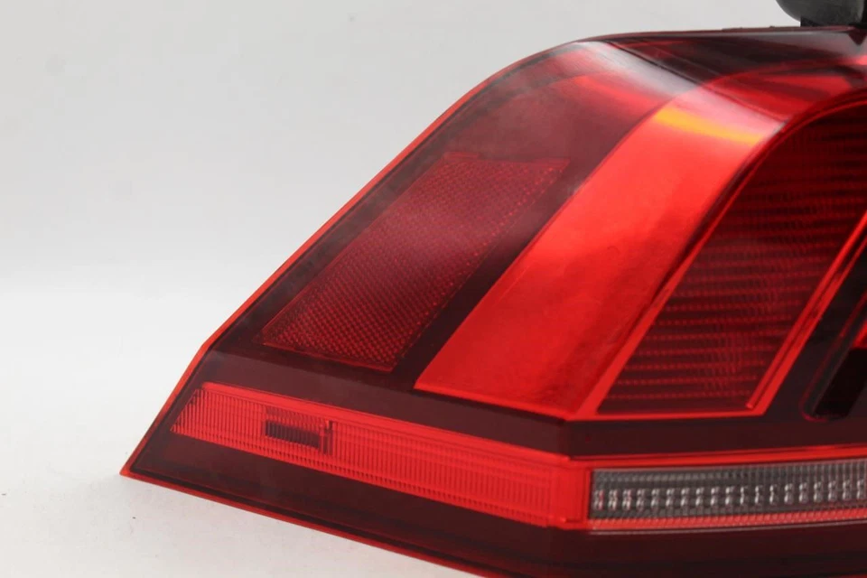 Left Driver Tail Light Quarter Mounted Fits 2018-23 VOLKSWAGEN TIGUAN OEM #33961 - Image 4 of 4