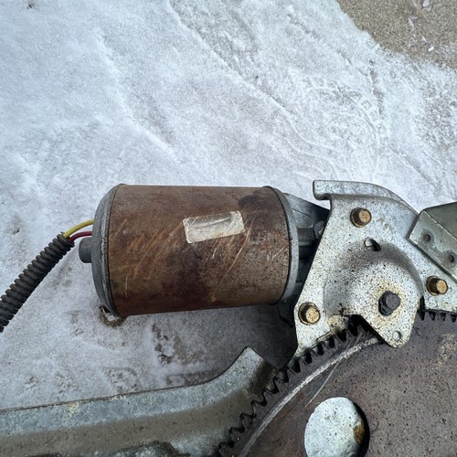 92-96 Ford Bronco Rear Back Window Lift Motor With Regulator Power (TESTED) - Picture 4 of 12