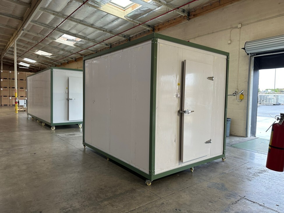 NEW Portable Walk In Freezer Insulated Ice Storage Mobile Caster 10' x ...