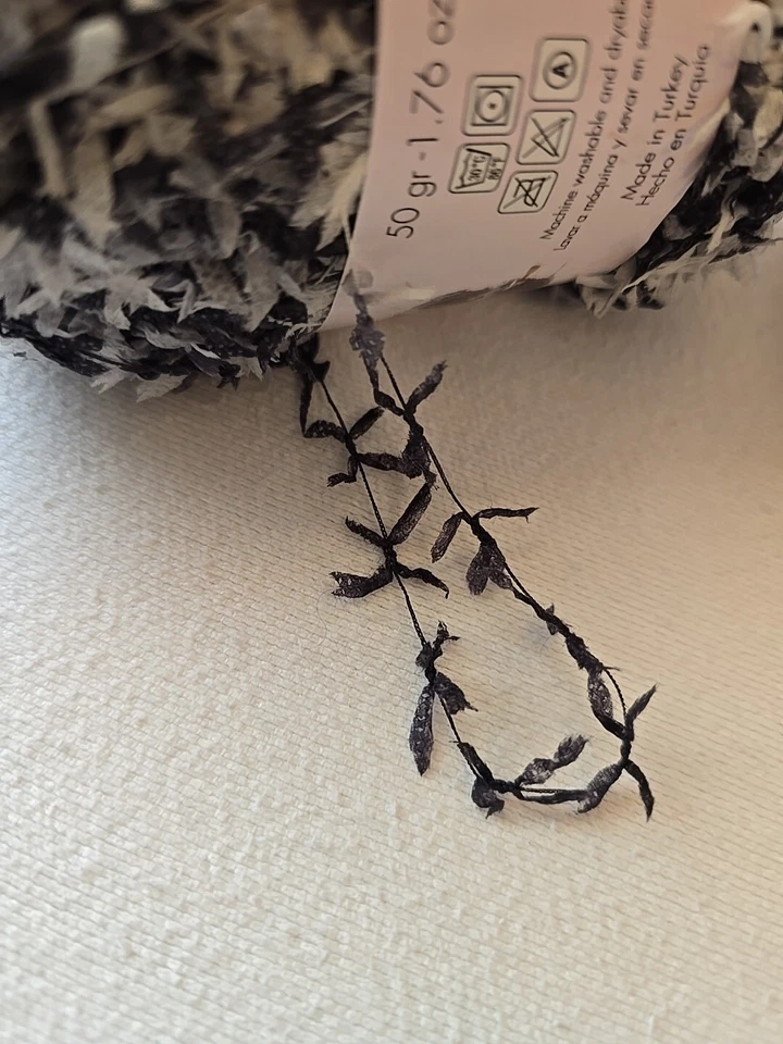 Lote Hilos Gala Fibra Mixta Negro Gris 170gr/6oz Foto 3 de 3