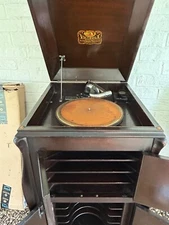 Vintage 1915+/- VICTOR VICTROLA PHONOGRAPH VV-XI GOOD CONDITION....LOCAL PICK UP