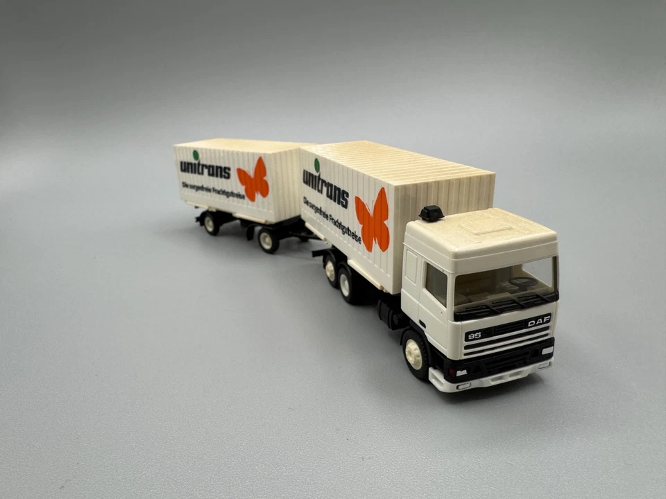 1:87 Herpa DAF 95 (Unitrans) Container-Hängerzug - Bild 2 von 4