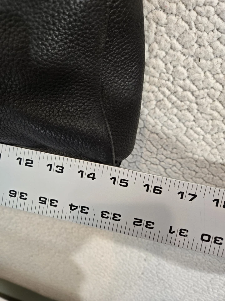 Bolso de Hombro Brighton Cuero Guijarro Borde en Relieve Plateado Herrajes De Colección Foto 4 de 4