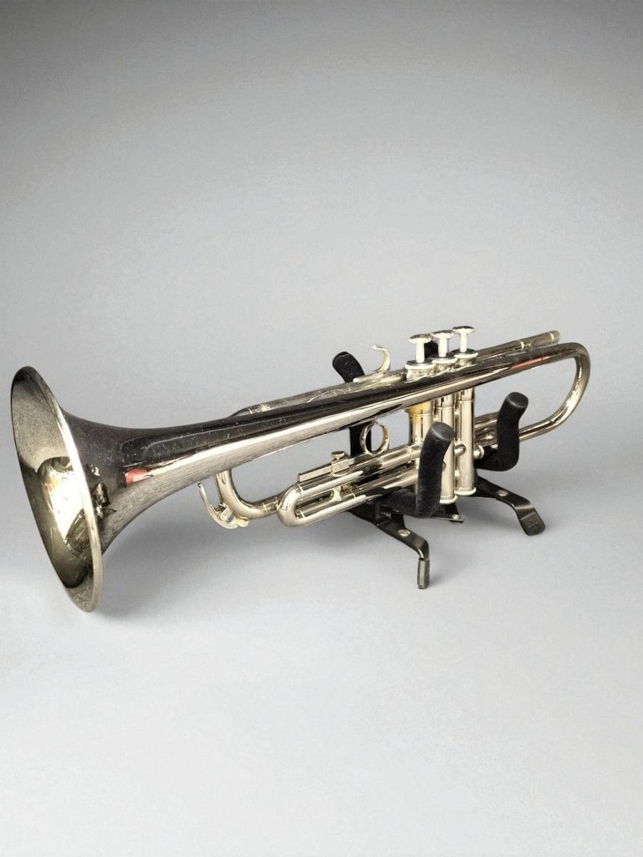 Yamaha YTR-1310 Bb Trumpet Silver Junk/For Parts 2nd Valve in 3rd