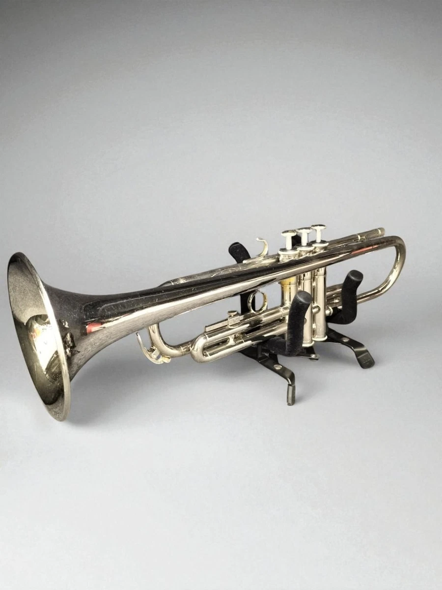 Yamaha YTR-1310 Bb Trumpet Silver Junk/For Parts 2nd Valve in 3rd
