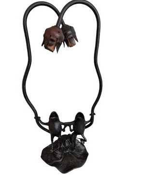 Vintage 19'' Dancing Singing Frogs Cast Iron Lamp On Lily Pad Base