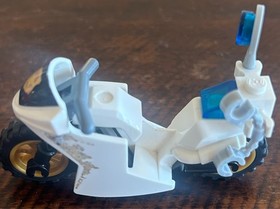 LEGO City 60137 Tow Truck Trouble Police Set INCOMPLETE. Please see pictures.