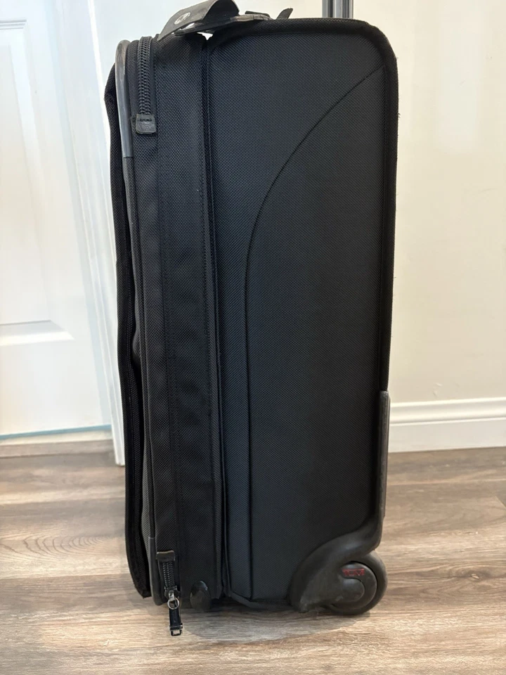 Tumi Alpha II черный 4-колесный спиннер ручная кладь чемодан расширяемый багаж - Изображение 3 из 4