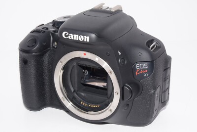 Canon EOS Kiss X5 & 18-55mm IS II　#9429 N.MINT/1394shots] Canon Kiss EOS X5 + 18-55mm F4-5.6 IS II From