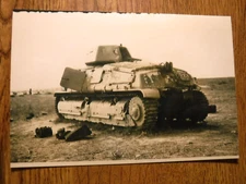 ONE BLACK & WHITE WORLD WAR II PICTURE OF A CAPTURED FRENCH TANK IN FRANCE (9)