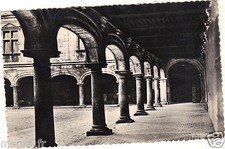 BESANCON - Cour intérieure du Palais Granvelle   (i2873)