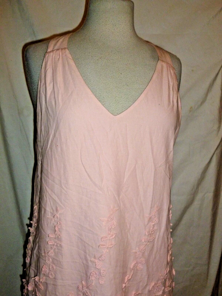 Vestido de algodón ECI NY sin mangas apliques florales rosa rubor M mediano Foto 3 de 4