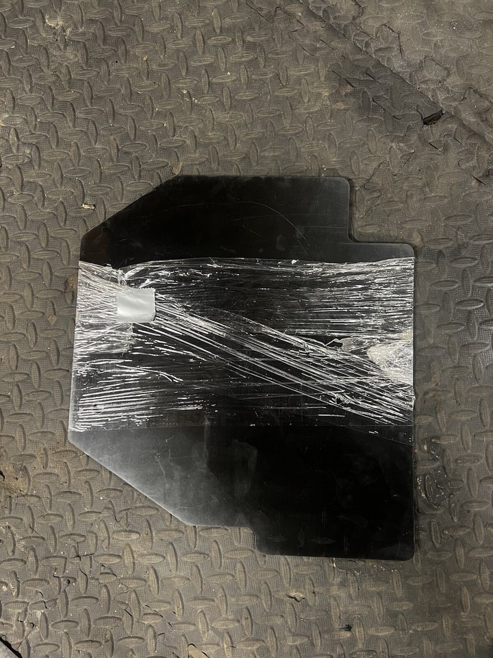 Land Rover Defender Front Outrigger Mud Shield Wheel arch protection