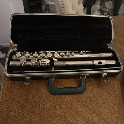  Selmer USA Bundy  Flute Nickel W/ Case