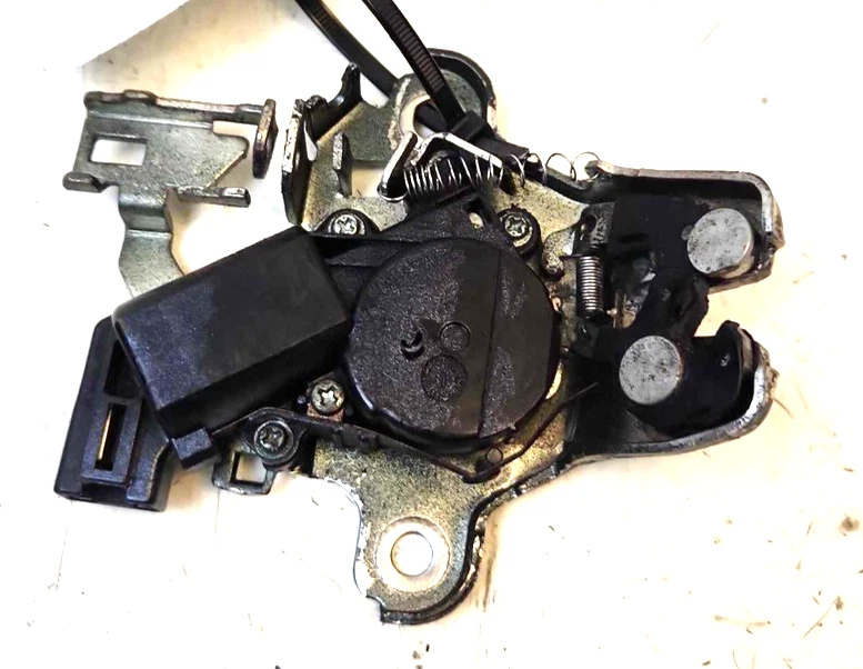 2013 Subaru Impreza Sedan Trunk Lid Latch Assembly OEM P/N 57530FJ020 - Image 3 of 4