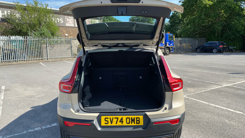2025 Volvo XC40 2.0 B4P Plus Dark 5dr Auto Petrol Estate Estate Petrol Automatic - Picture 13 of 24