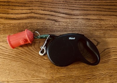 Flexi Retractable Dog Leash Classic M/L 16  Up To 55 Lbs, Black w/Bag Dispenser