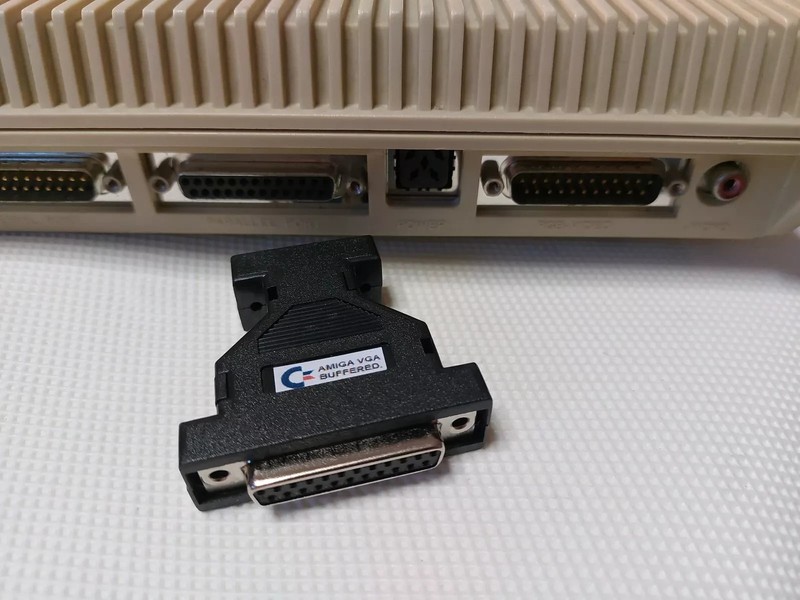 Commodore Amiga 500 500+ 600 1200 2000 4000 DB23 RGB Video VGA Adapter Buffered