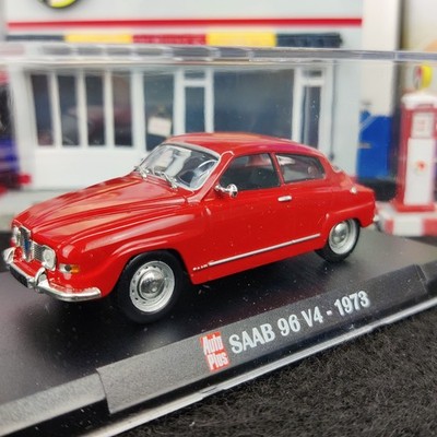 AUTO SAAB 96 V4 1973 ROT 1:43 IXO AUTO PLUS NEU BOX
