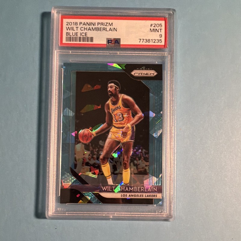 2018-19 PANINI PRIZM WILT CHAMBERLAIN #205 BLUE ICE /99 PSA 9 LAKERS