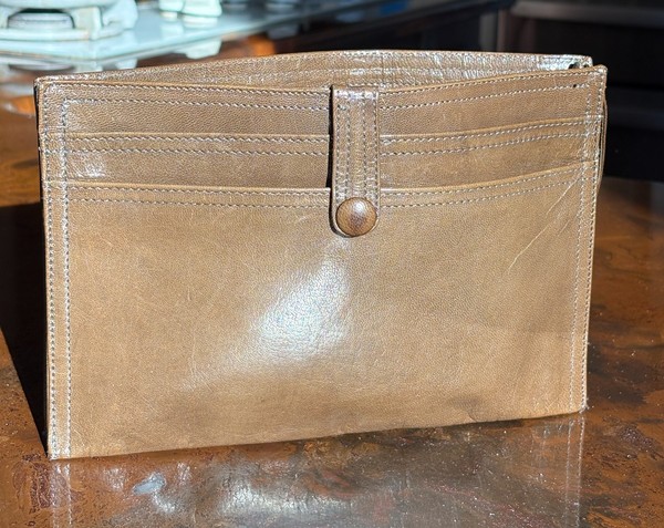 VTG Bottega Veneta Authentic Luxury Brown Leather Wristlet Clutch Made in Italy