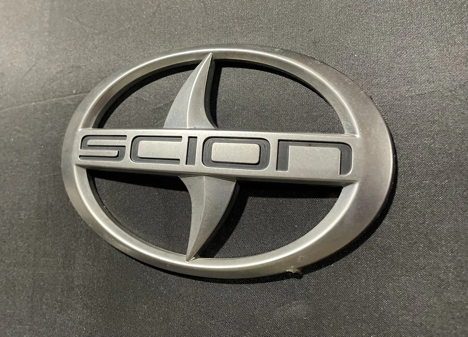 2004 2005 2006 Scion xB emblema logotipo porta traseira emblema porta-malas fabricante de equipamento original 75441-52070 - Imagem 3 de 4