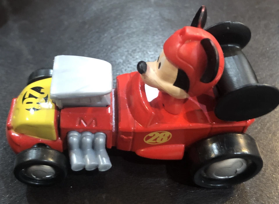 DISNEY JUNIOR MICKEY AND THE ROADSTER RACERS SOBREALIMENTADO MICKEY'S HOT ROD T2 Foto 3 de 4