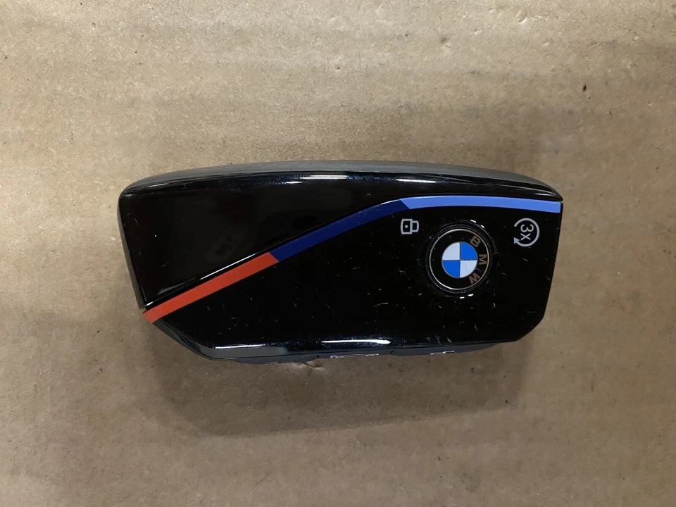 GENUINE 2022 BMW M SPORT SMART KEYLESS REMOTE KEY FOB IYZBK1 OEM 5A55D19-04 - Image 3 of 4