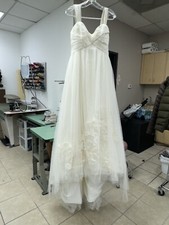 Vera Wang Wedding Dress Size 4 (on  the label Says Size 10 but Fit Small
