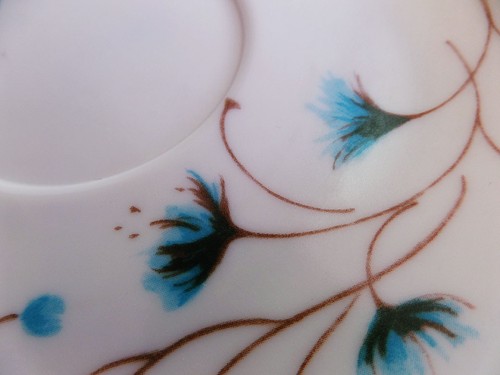 Vintage Kenro Melmac Saucers Plates White with Blue Flowers Set of 8 Melamine - Picture 3 of 4