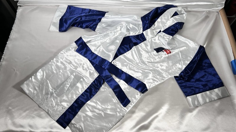 FIGHTING SHINY SATIN GLANZ WHITE & NAVY BOXING ROBE HOODED SIZE M 3/4 LENGTH