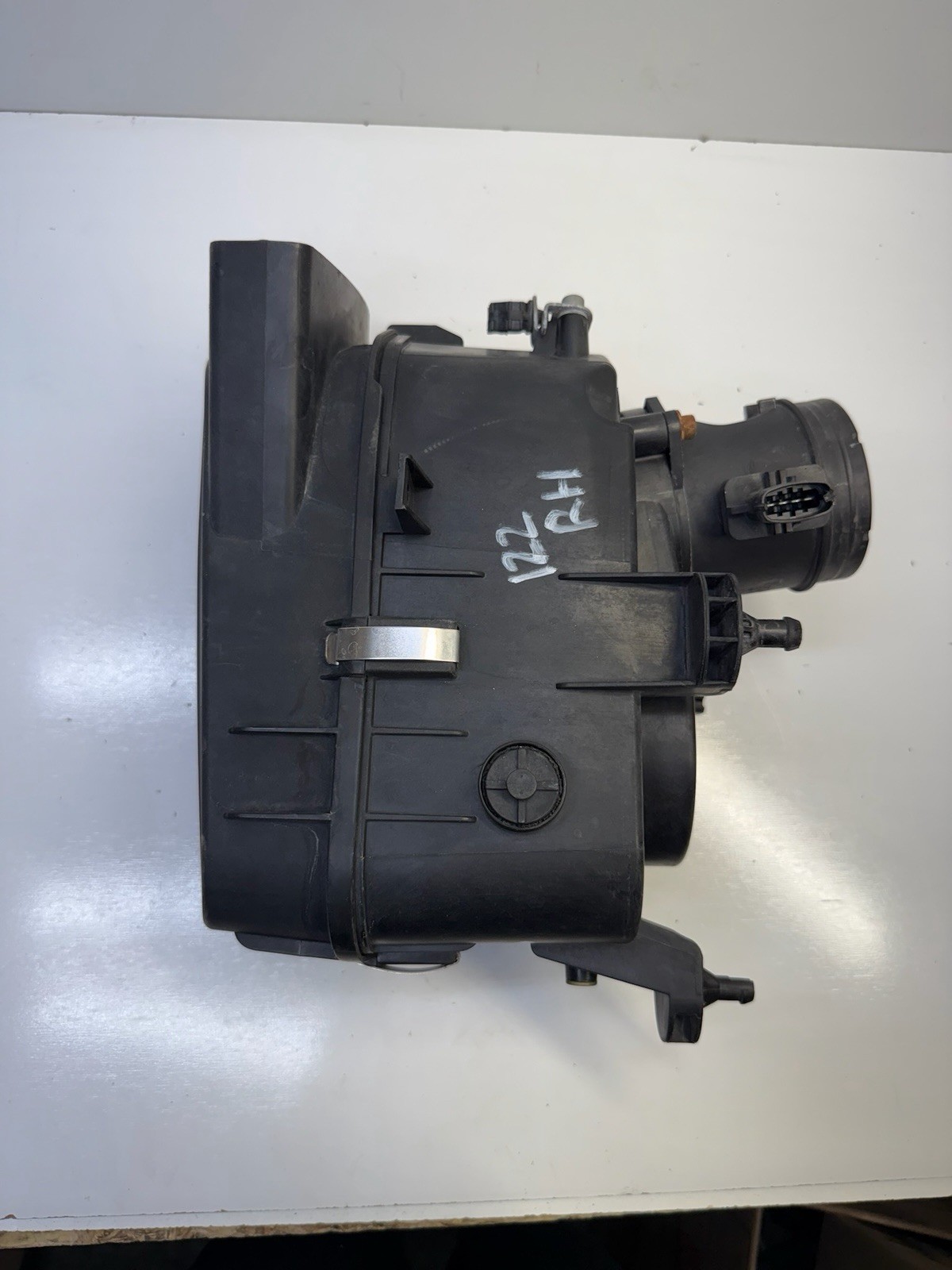 14-17 Maserati Ghibli M157 Right Side Intake Air Cleaner Filter Box Housing OEM