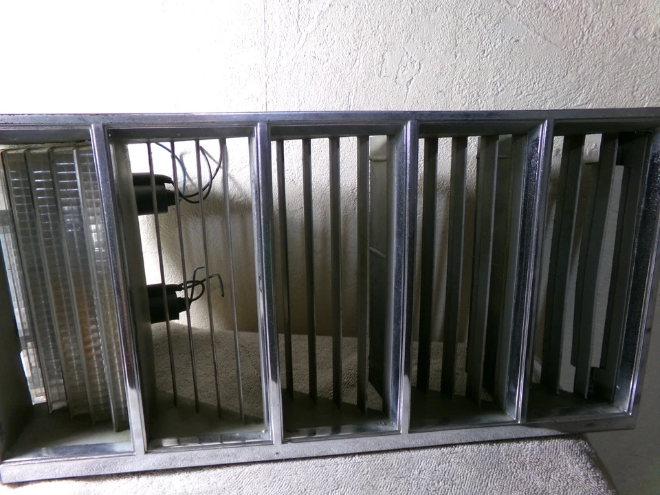 Conjunto de parrilla/luz de estacionamiento del lado del conductor para Pontiac Phoenix 1977, 1978, 1979 Foto 2 de 4