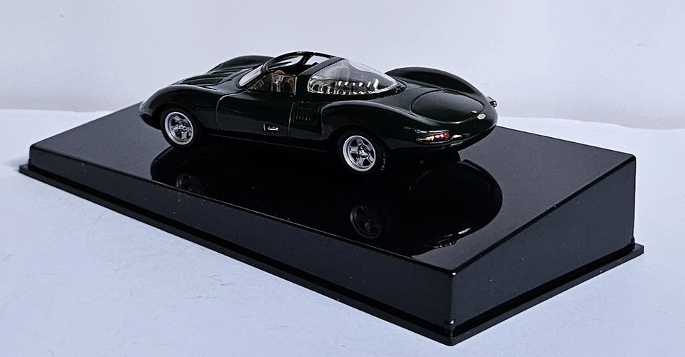 JAGUAR XJ 13 VERTE DE 1966 - AUTOART MODELS 56163 - ETAT NEUF EN BOITE 1:43 - Photo 2/4