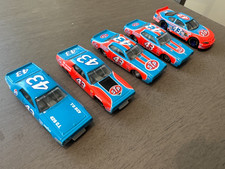 LOT OF (5) RICHARD PETTY CARS 1970s STP DODGE PLYMOUTH RACING CHAMPIONS 1:64