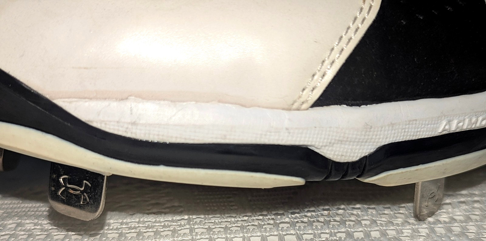 Under Armour Mens Baseball Metal Cleats MLB Authentic Collection Black White 13 thumbnail 14