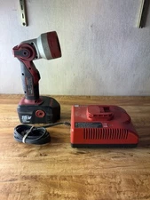 Snap on 18v, CTLED6818 Worklight, CTB4187 Battery & CTC620 Charger (1)