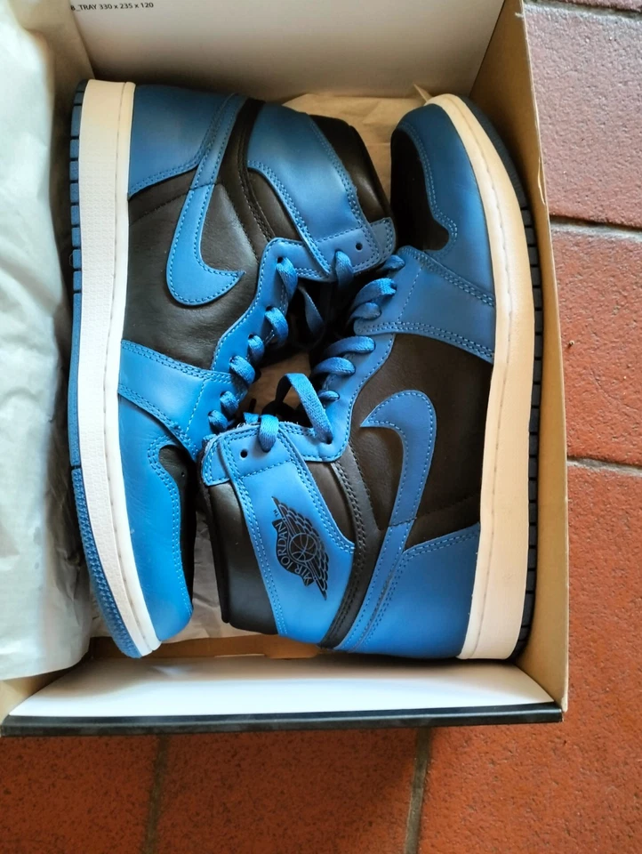Nike Air Jordan 1 Retro High, foto 2 di 5