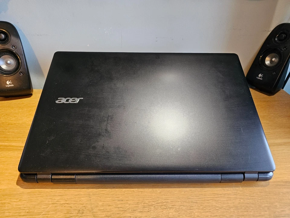 15" Acer Travelmate P256-M Core i3-4030U 1.9GHz 4GB 128GB Windows 10 Laptop - Image 4 of 4