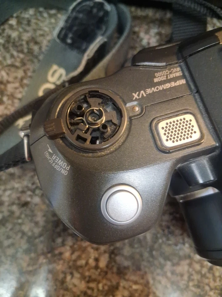 Sony Mavica MVC-CD500 5.0MP Digital Camera - Black - Image 2 of 4