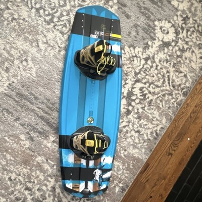 O'Brien Paradigm 129 Wakeboard Blue/Yellow with Laser Bindings Included