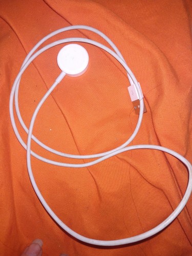 Apple Watch Series 3 38mm Slightly Used Basically Brand New With Charging Cord - Zdjęcie 4 z 7