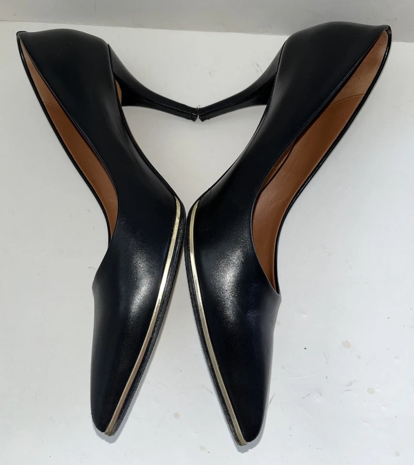 Autêntica $595 GIVENCHY Sexy BOMBAS DE DEDO APONTADO PRETO Guarnição Dourada Tubulação TAMANHO 38 8 MUITO BOM ESTADO! - Imagem 4 de 4