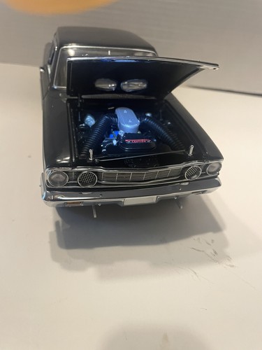 Racing Champions Authentics 1964 Ford Fairlane Thunderbolt 427 special edition - Picture 5 of 10