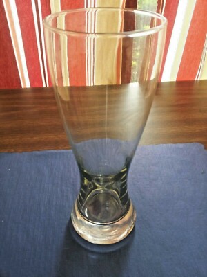 GLASS 23 oz BEER PILSNER LIBBEY/BARS/CATERERS/HOUSEHOLD ((ONE GLASS PER ORDER))