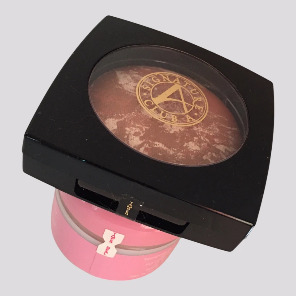 Signature Club A Solid Colloidal Gold Radiance Baked Powder and Lip Plumper SET - Image 4 of 4